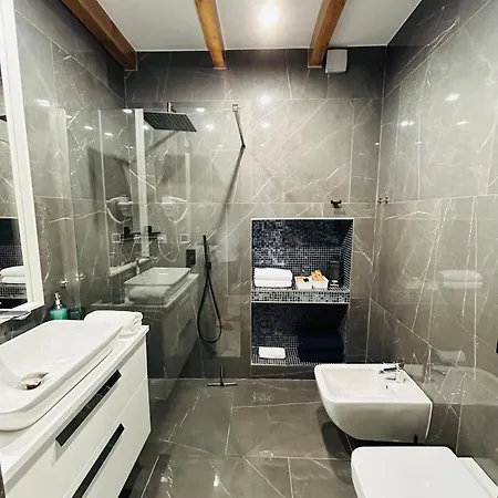 Au Centre Du Port De * Bonifacio (Corsica)