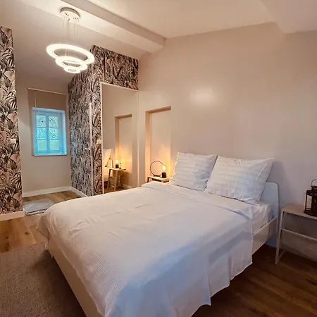 Au Centre Du Port De * Bonifacio (Corsica)