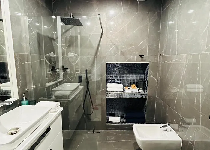 Au Centre Du Port De * ボニファシオ