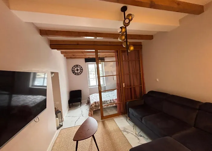 Au Centre Du Port De